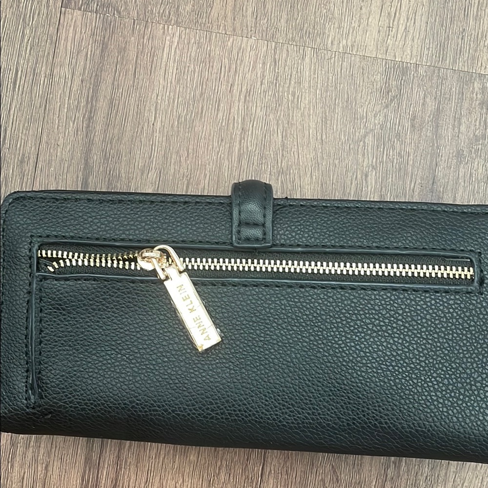 Anne Klein Faux Wallet with a Gold-Tone Zipper NWOT